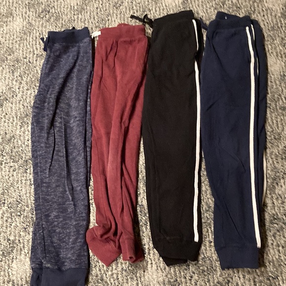 Boys Children’s Place sweatpants, 4 pairs size 14. - Picture 3 of 3
